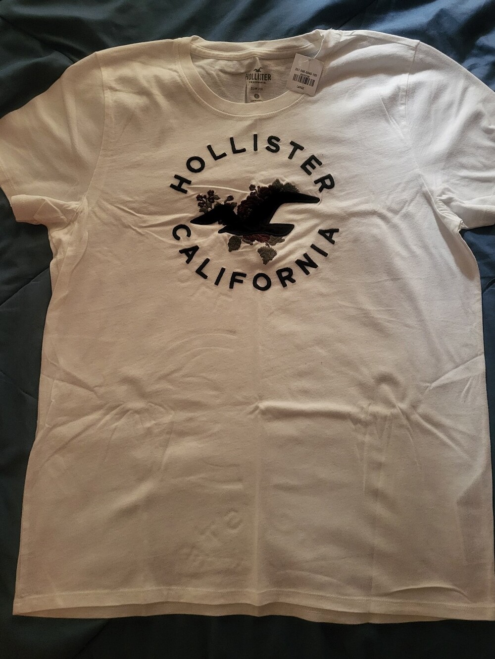 Hollister White California Graphic Tee with Floral Logo~Unisex Size Large~NWT.